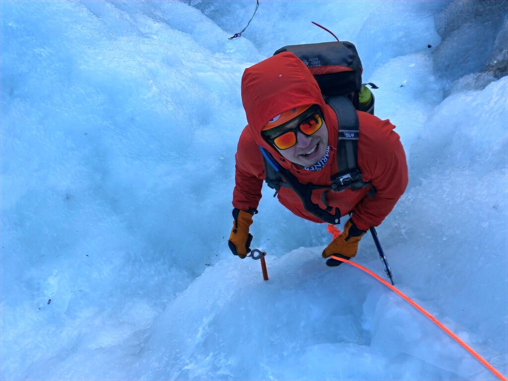 Ice clearance climbing pack