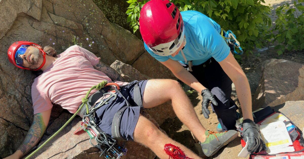 Wilderness first aid training for climbers and skiers in Colorado